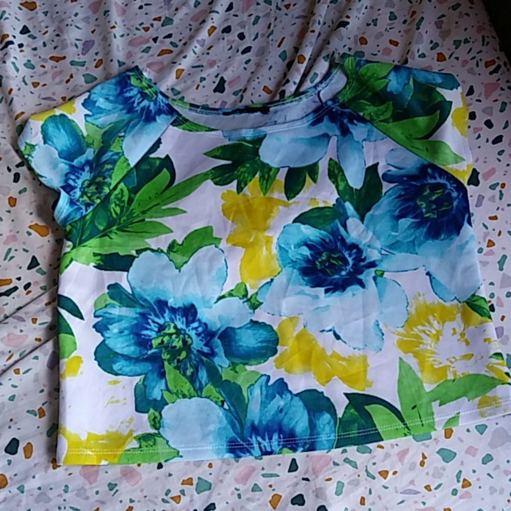 Two piece - Picture 3 of 3